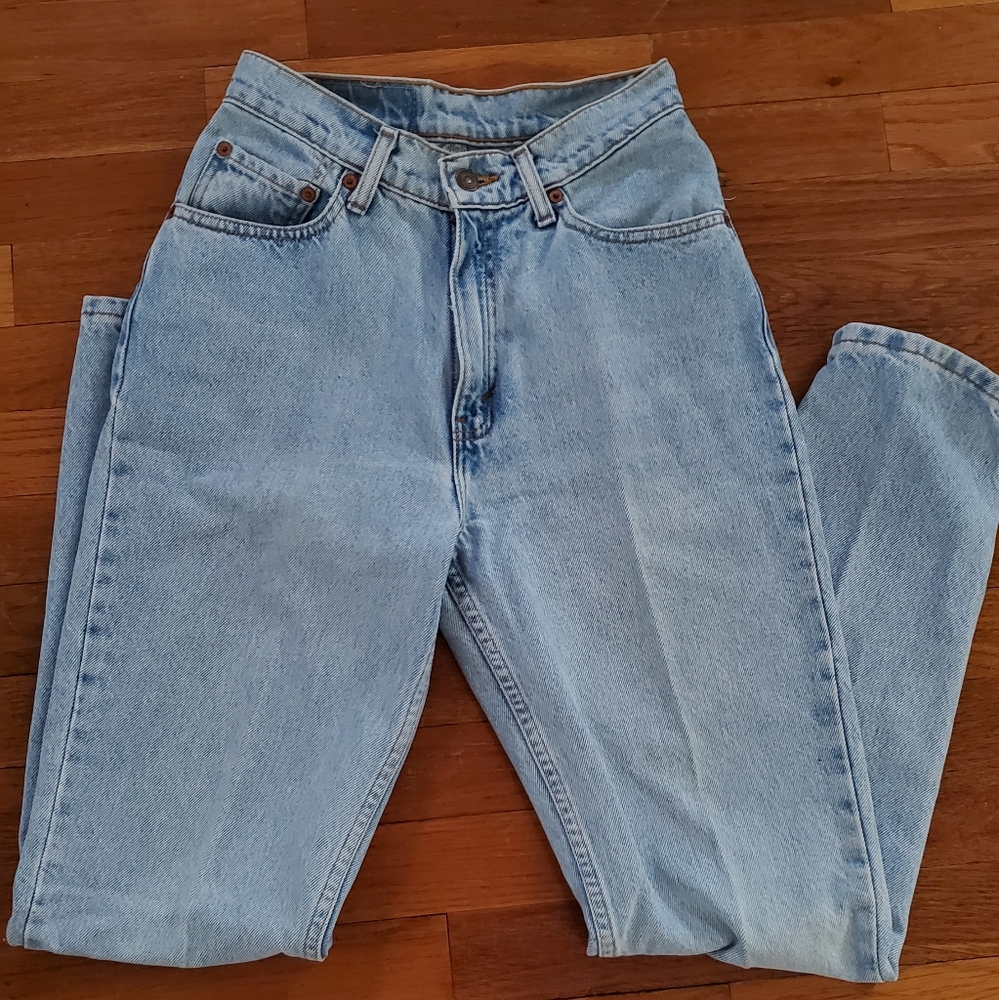 90s Babe Tapered Levis
